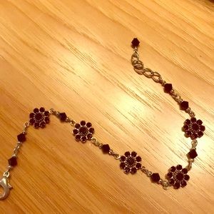 Adjustable flower link bracelet